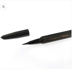 Infinity Liquid Eyeliner in shade Enigma (Carbon Black) NIB